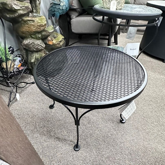 Woodard Patio 24" Round Mesh End Table