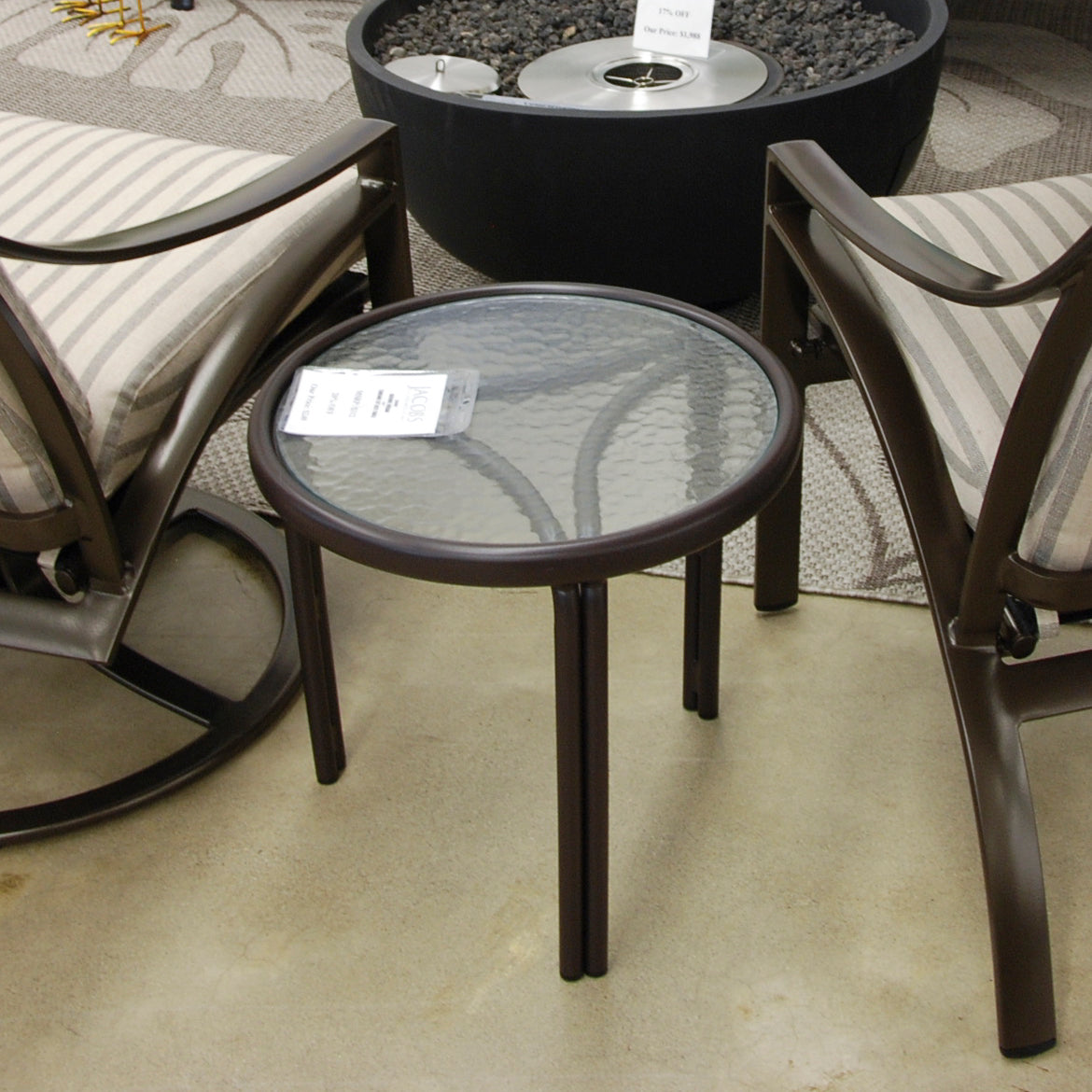 Brown jordan deals round patio table